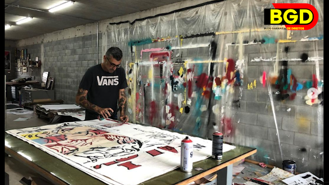 Nascido e criado em São Bernardo do Campo, São Paulo, o artista Daniel Melim tem ganhado destaque por suas expressivas intervenções urbanas utilizando o stencil, resgatando a história da Street Art no Brasil. Sua produção artística se destaca pela escolha cuidadosa dos locais, buscando espaços deteriorados que proporcionam elementos compositivos únicos. Além disso, suas obras têm como objetivo alcançar um público amplo, incluindo comunidades empobrecidas do ABC Paulista, onde a arte muitas vezes é pouco acessível.