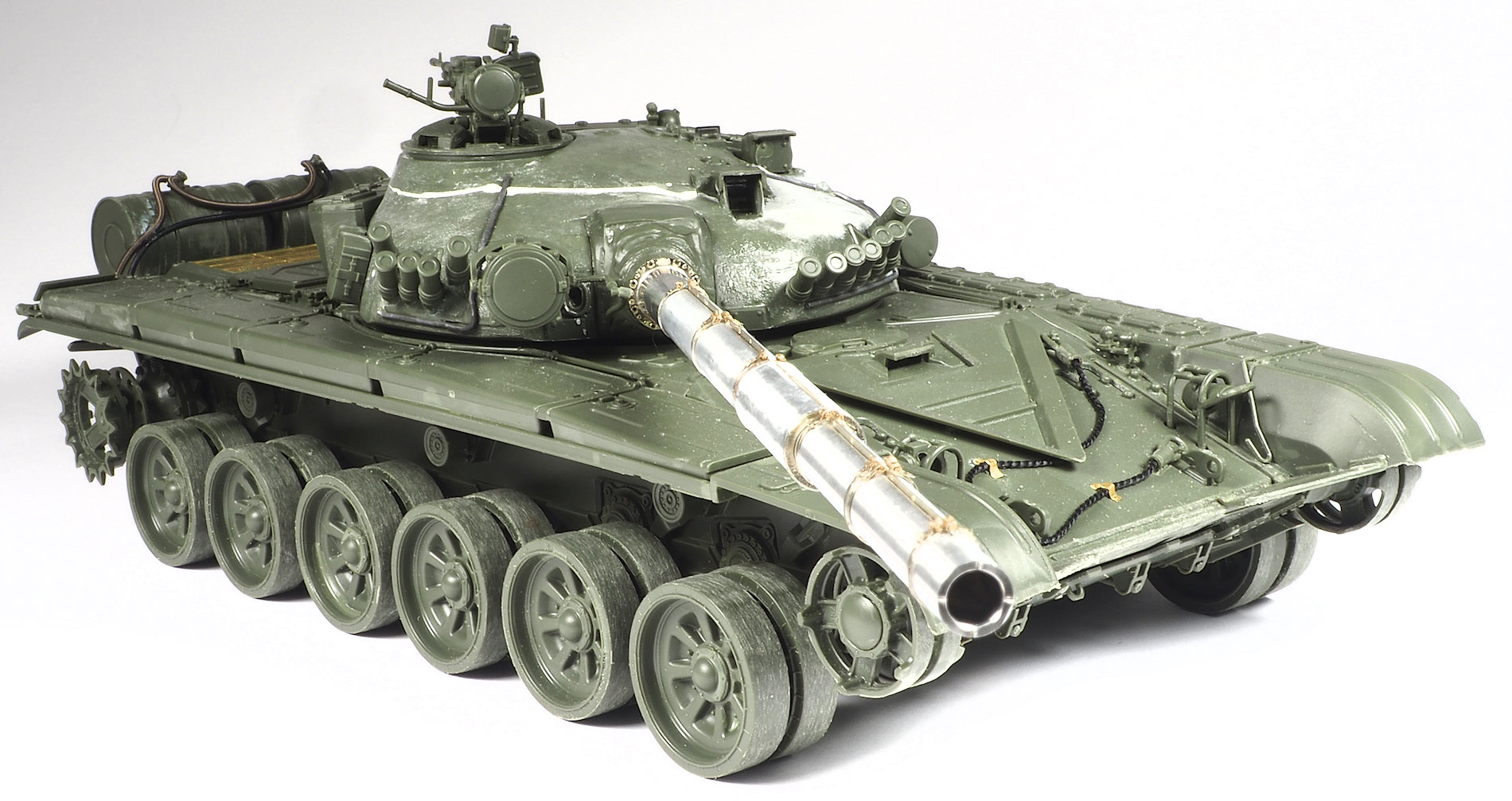The Modelling News Build Review Pt I 1 35th Scale T 72m2 Slovak Moderna Mbt From Amusing Hobby