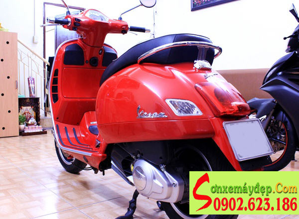 Sơn xe Vespa GTS Super màu đỏ zin cực đẹp