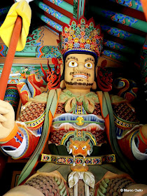 TEMPLO BUDISTA BEOMEOSA. BUSAN, COREA DEL SUR