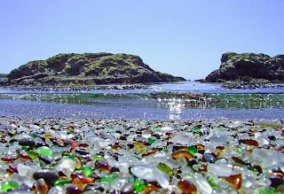 http://info-infounik.blogspot.com - Inilah 5 Pantai Cantik dengan Warna Paling Aneh