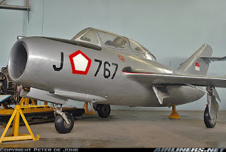 pesawat MiG-15