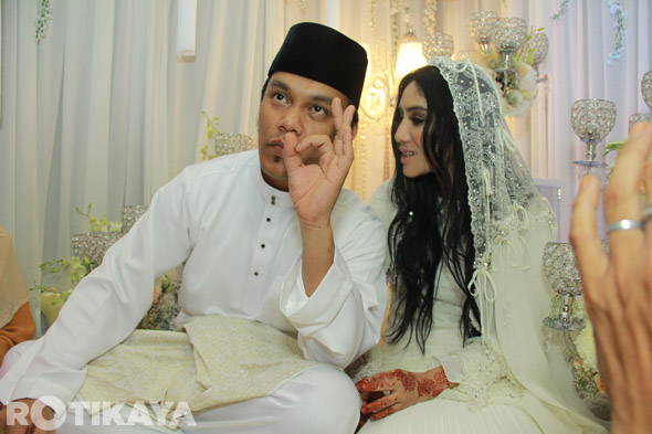  Gambar  Sekitar majlis pernikahan Ella  dan Azhar Ghazali 