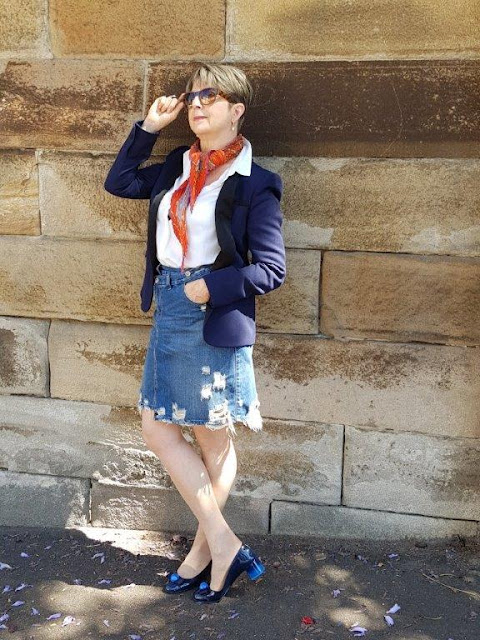 Spring outfit/denim skirt/white shirt/navy blazer/block heel shoes/scarf