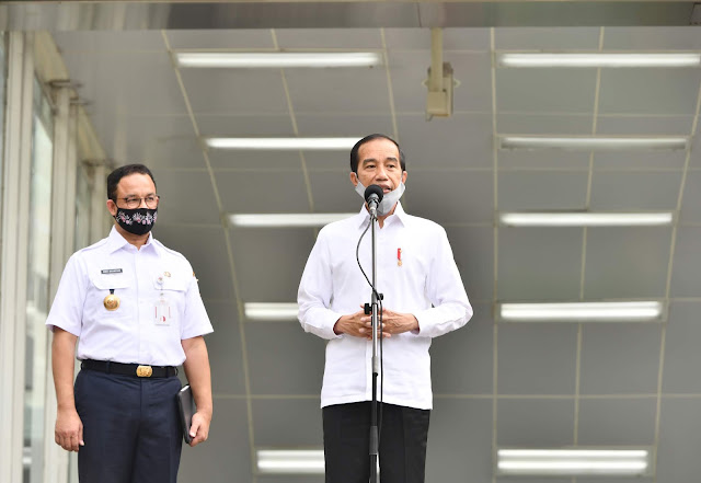 Presiden Pastikan TNI/Polri Berada di Titik Keramaian untuk Disiplinkan Masyarakat