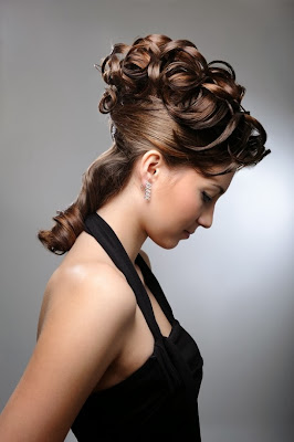 Latest and Stylish Hairstyle For The Girls