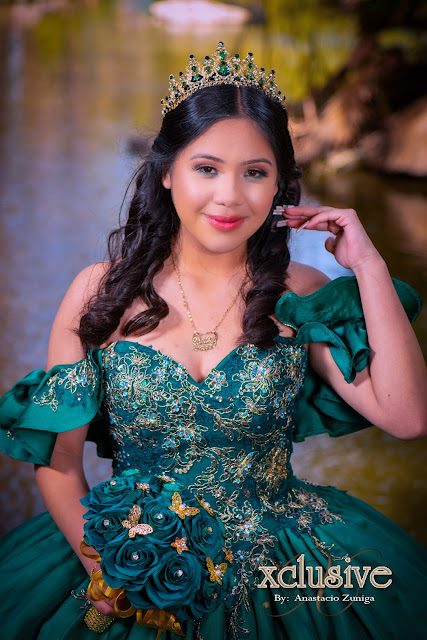 Quinceanera professional Photographer in Los Angeles and San Fernando Valley.