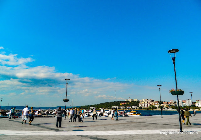 Orla da cidade de Çanakkale, no Estreito de Dardanelos, Turquia