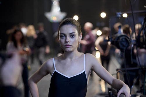 White Swan and the evil, sexual Black Swan. And the lead goes to Nina. White Swan and the evil, sexual Black Swan. And the lead goes to Nina.