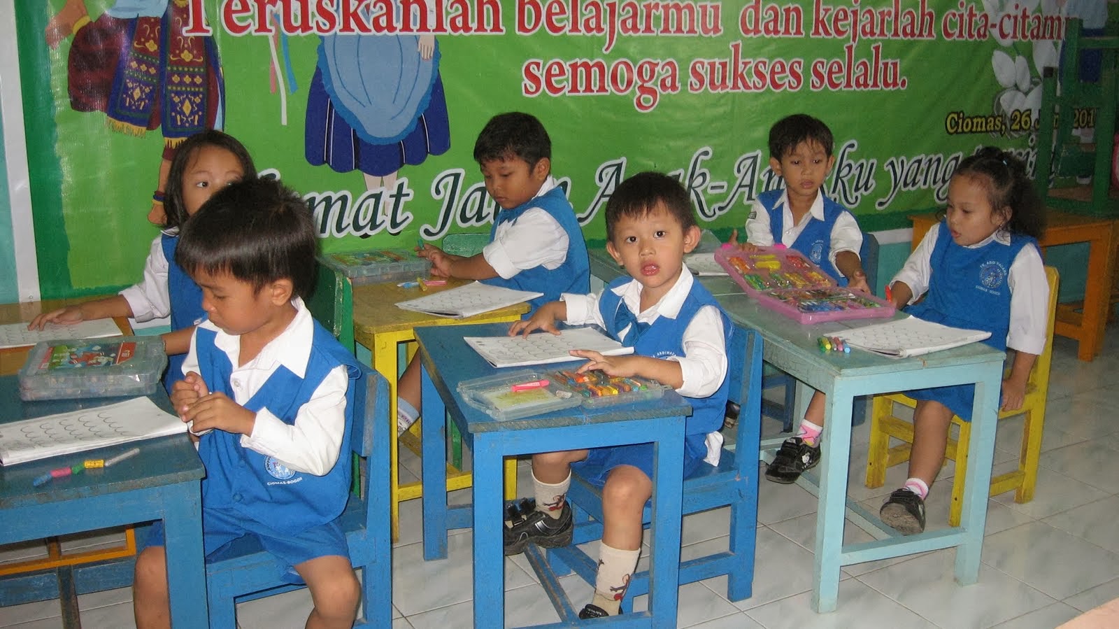 Gambar Budak Belajar Mengaji Di Sekolah 6 Alasan Kenapa Anak TK Selalu Sukses Bikin Kita Iri 