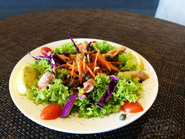 Smoked Salmon Salad