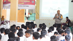 Polisi Mengajar: Kapolres Batang Dorong Pelajar SMPN 3 Batang untuk Meraih Masa Depan