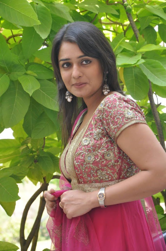 Nikitha  Nice Stills glamour images