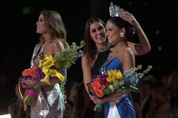 Miss Philippines takes home Miss Universe crown