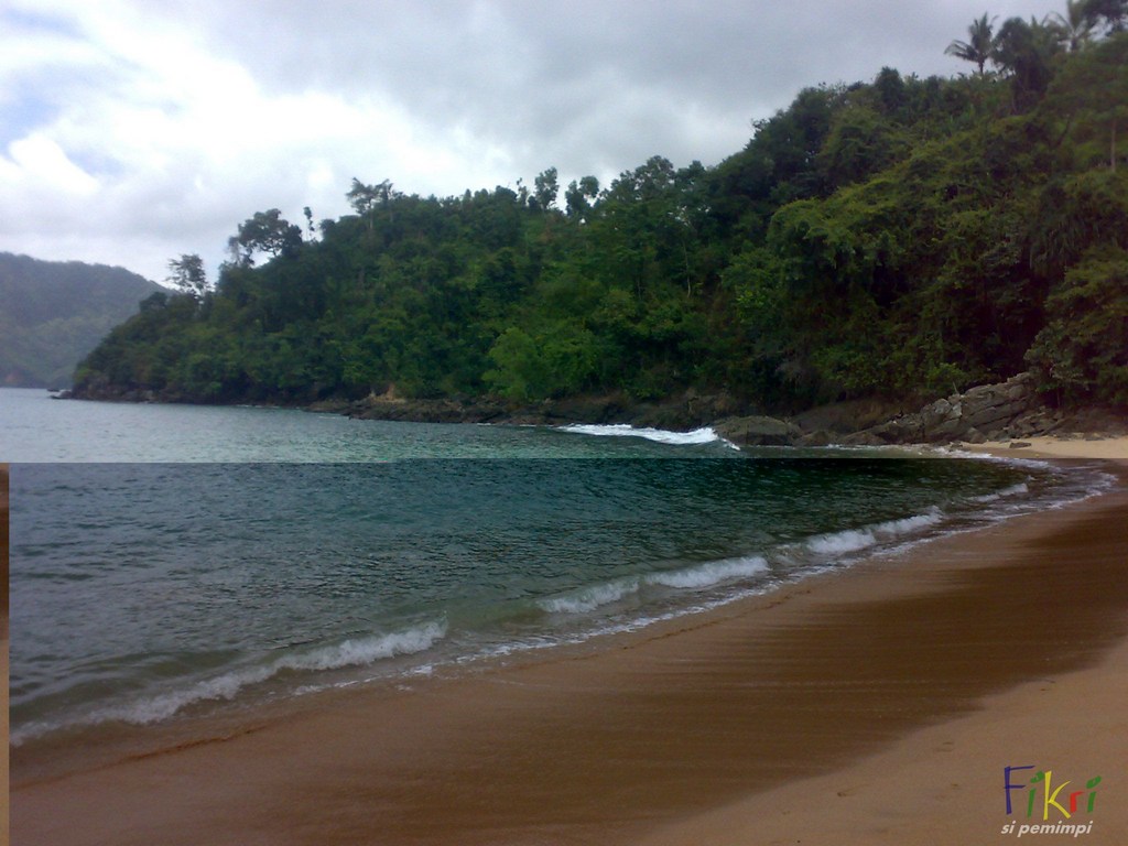 Album Foto Ombak di Pantai Prigi Tulungagung  Karya 