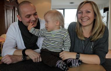 Marek macht seinen Eltern Kirsten Münch und Richard Bähner viel Freude, Wenn es um Leben und Tod geht, Baby, Behinderung Handicap, deutsch, Deutschland, Down Syndrom, Down-Syndrome, Extrachromosom, Kind, Trisomie 21, werdende Eltern, 