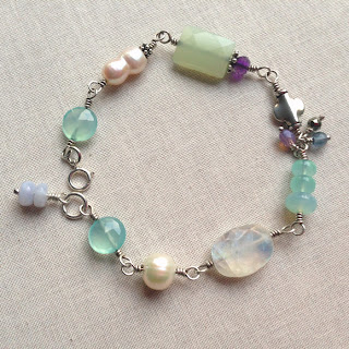 Great gemstone wire wrapped bracelet - interesting tips on what makes it wearable and pretty: Lisa Yang's Jewelry Blog