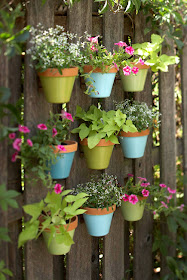 Fresh Garden News: Vertical Gardening: Fence Materials and Garden ...