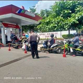 Unit Samapta Polsek mantrijeron melaksanakan patroli sambang di SPBU