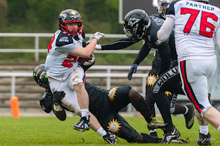 Sportfotografie American Football Merkur Bowl Minden Wolves Düsseldorf Panther Olaf Kerber