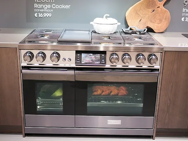 How to activate the dehydrate feature on Samsung oven?