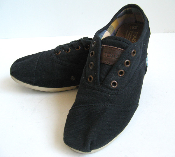 CoachShoes: TOMS SHOES BLACK CORDONES WOMENS SIZE 8.5