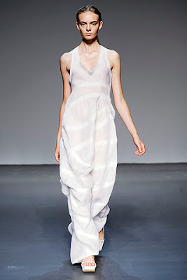 minimalist design, fashion trend spring summer 2010 by calvin kleine