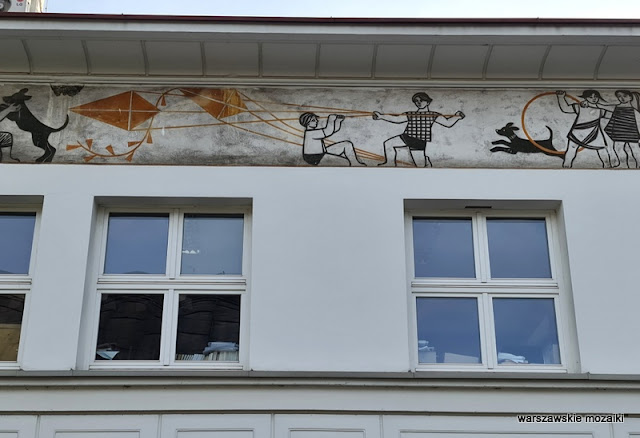 fryz sgraffito Warszawa Warsaw Nowe Miasto architektura przedszkole sto pociech Zofia Czarnocka Kowalska Zbigniew Brodowski Mirosława Karpińska