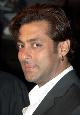 Top tax payer bollywood celebrity