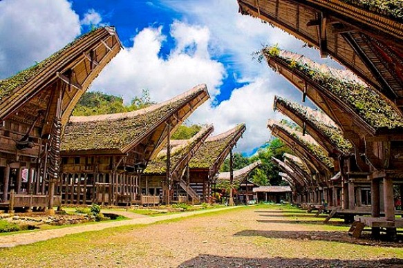 Mengincip Pesona Mistis dan Uniknya Indonesia di Tana Toraja, Makassar