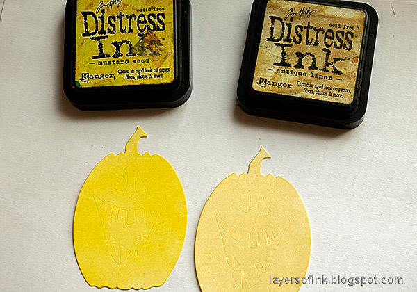 Layers of ink - Pumpkins card glow in the dark tutorial by Anna-Karin Evaldsson. Ink with Distress ink.