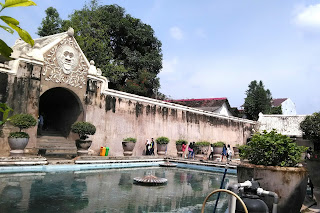 Kolam Pemandian Taman Sari