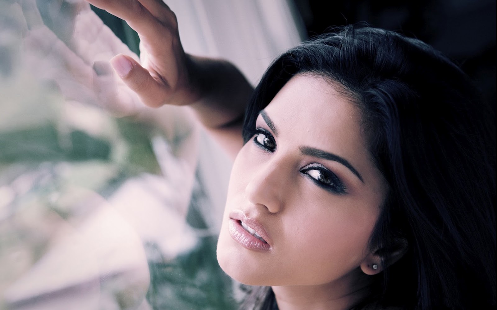 ... leone unseen wallpapers,sunny leone open wallpapers,sunny leone