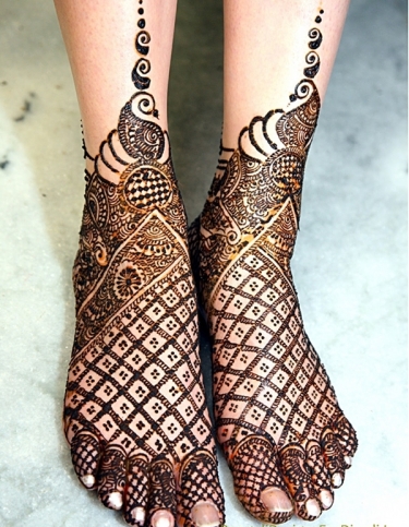 New Mehndi Designs For Legs 