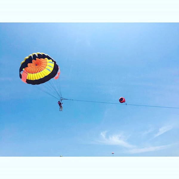 BALI : Parasailing 