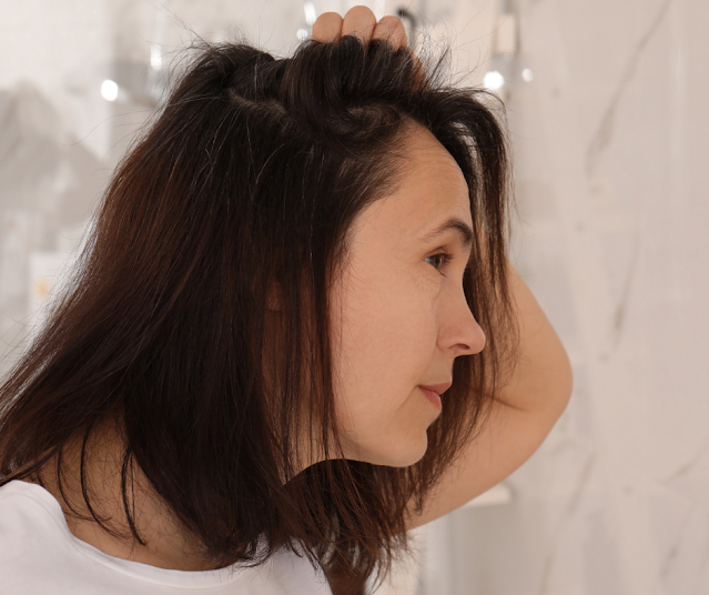 Cheveux fins : Découvrez comment bien choisir son shampoing