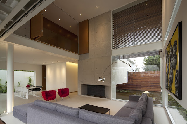 Modern open living room in the FF House in Mexico