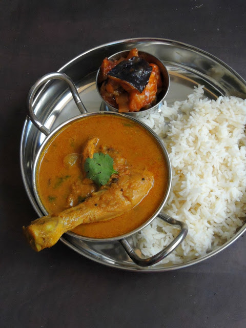 Arachi vitta Kozhi Kuzhambu, Chicken Gravy with Grounded Masala