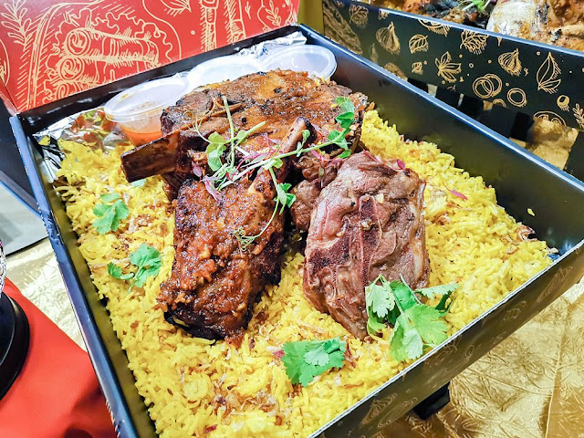 Me'nate Steak Hub 2022 : Ramadan Mubarak Iftar Platter Dan Mubarak Iftar Nate-Box