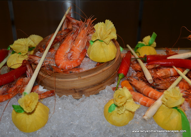 seafood bar at Palazzo Versace Dubai