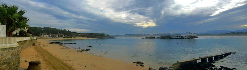 Playa de Bikinis e Isla de la Torre en Santander