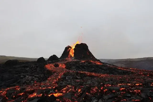كيفية تصوير البركان والحمم البركانية