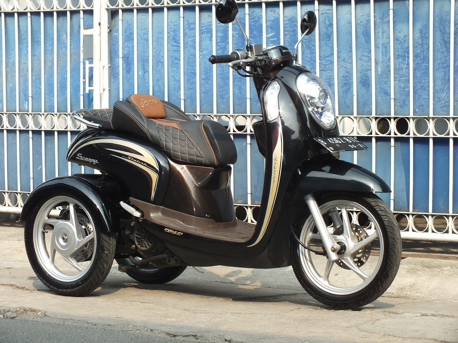 Modifikasi JOK MOTOR JOK HONDA SCOOPY Mr Supandi MAKASSAR SULSEL