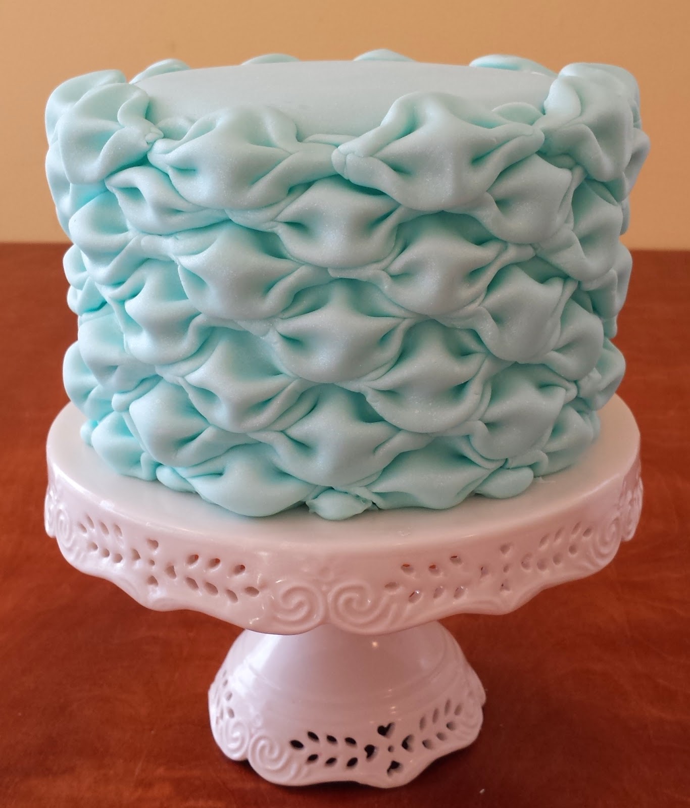 Cake Blog: Billowed Fondant Tutorial