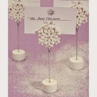 Planning a winter wedding? You'll love these snowflake wedding favors ideas from www.abrideonabudget.com.