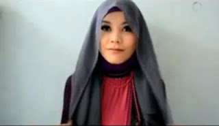 Tutorial square hijab kreasi wanita indonesia