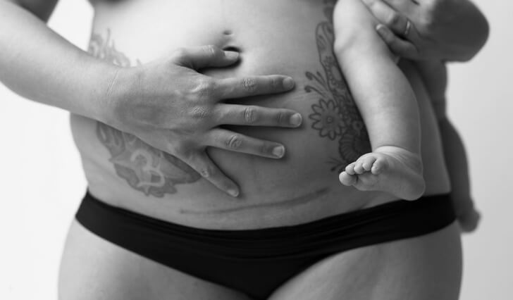 A Photographer Shows How Female Bodies Truly Look Like After Pregnancy