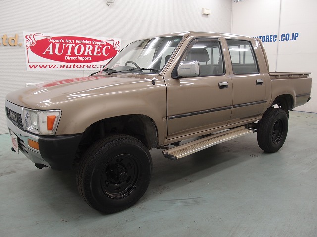 19564A1N7 19991 Toyota Hilux 4WD for Tanzania to Dar es Salaam