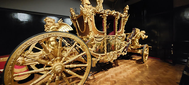 royal mews londres