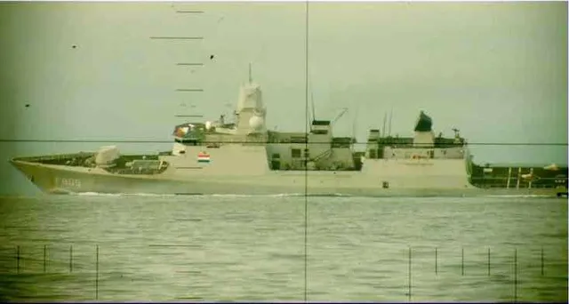 Fragata holandesa durante la Fase de Seguridad haciendo una caída a gran velocidad